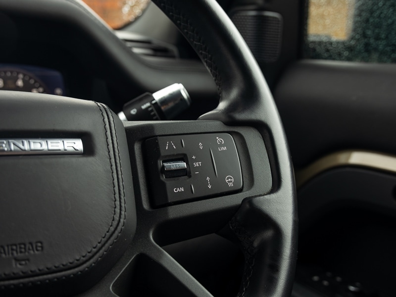 Used Land Rover Defender 2020 for sale - 76970488: Photo 16