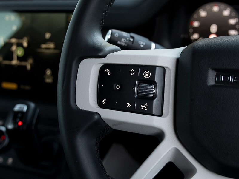 Used Land Rover Defender 2025 for sale - 78203234: Photo 15