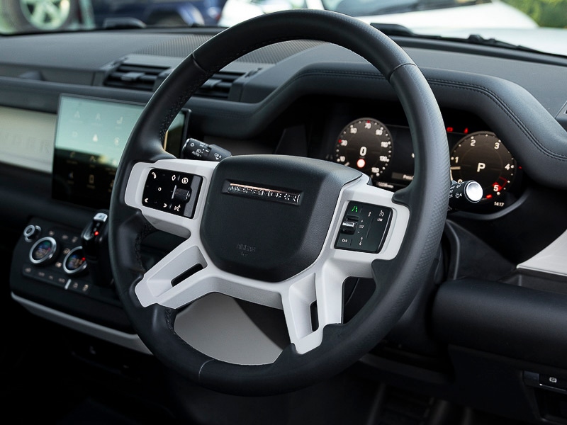 Used Land Rover Defender 2025 for sale - 78203234: Photo 8