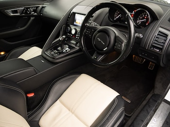 Used Jaguar F-Type 2015 for sale - 76822350: Photo