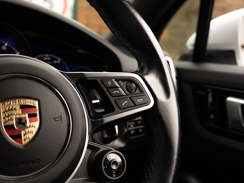 Used Porsche Cayenne 2019 for sale - 76052039: Photo 16