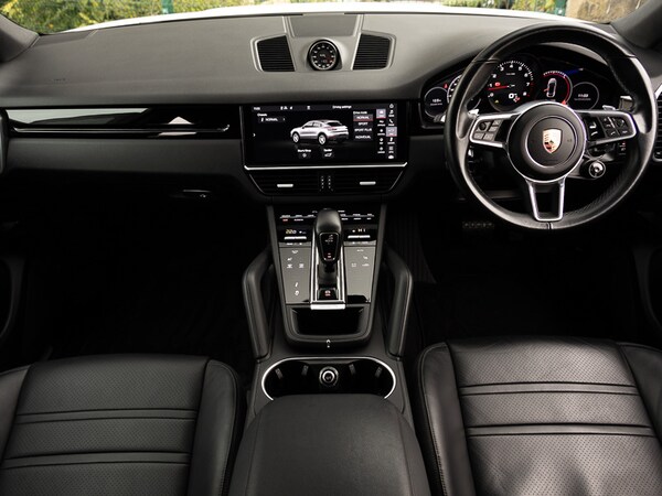 Used Porsche Cayenne 2019 for sale - 76052039: Photo 2