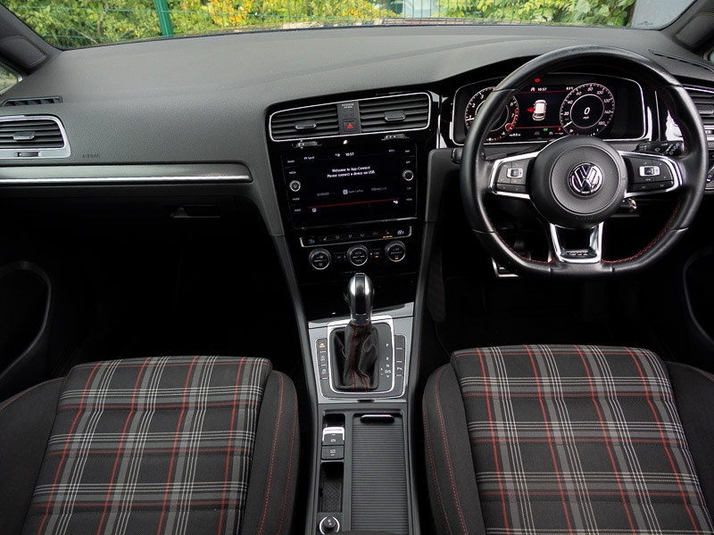 Used Volkswagen Golf 2019 for sale - 77889404: Photo 2