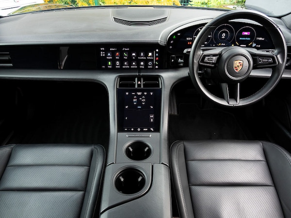 Used Porsche Taycan 2020 for sale - 76237931: Photo 2