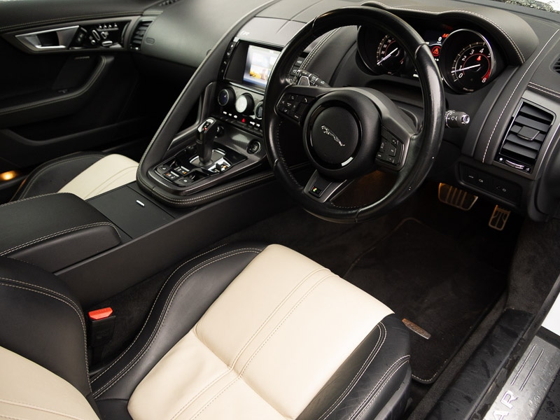 Used Jaguar F-Type 2015 for sale - 77611034: Photo 2