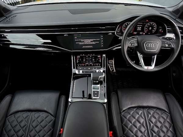 Used Audi Q7 2023 for sale - 76129699: Photo 2
