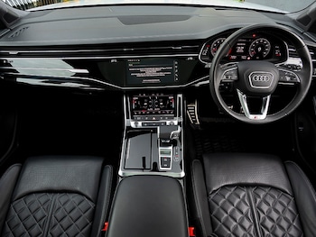 Used Audi Q7 2023 for sale - 76129699: Photo 2