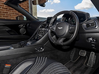 Used Aston Martin DB11 2019 for sale - 76920414: Photo