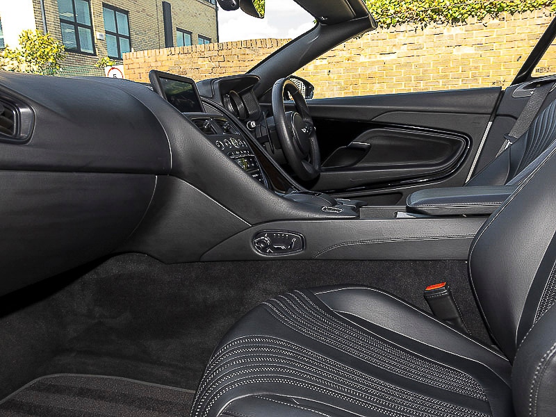 Used Aston Martin DB11 2019 for sale - 76920414: Photo 5