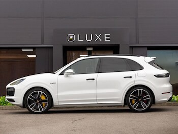 Used Porsche Cayenne 2020 for sale - 78425210: Photo