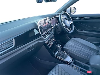 Used Volkswagen T-Roc 2023 for sale - 77728859: Photo