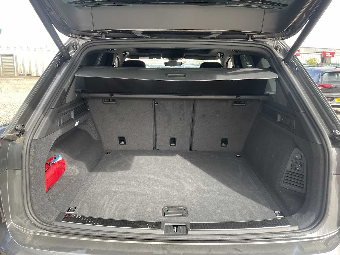 Used Volkswagen Touareg 2025 for sale - 76679919: Photo 9