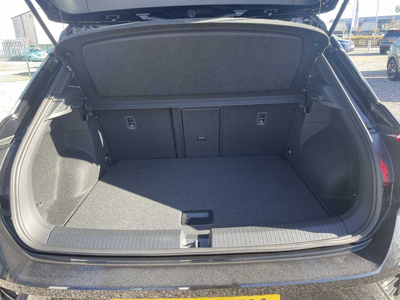 Used Volkswagen T-Roc 2025 for sale - 76679803: Photo 9