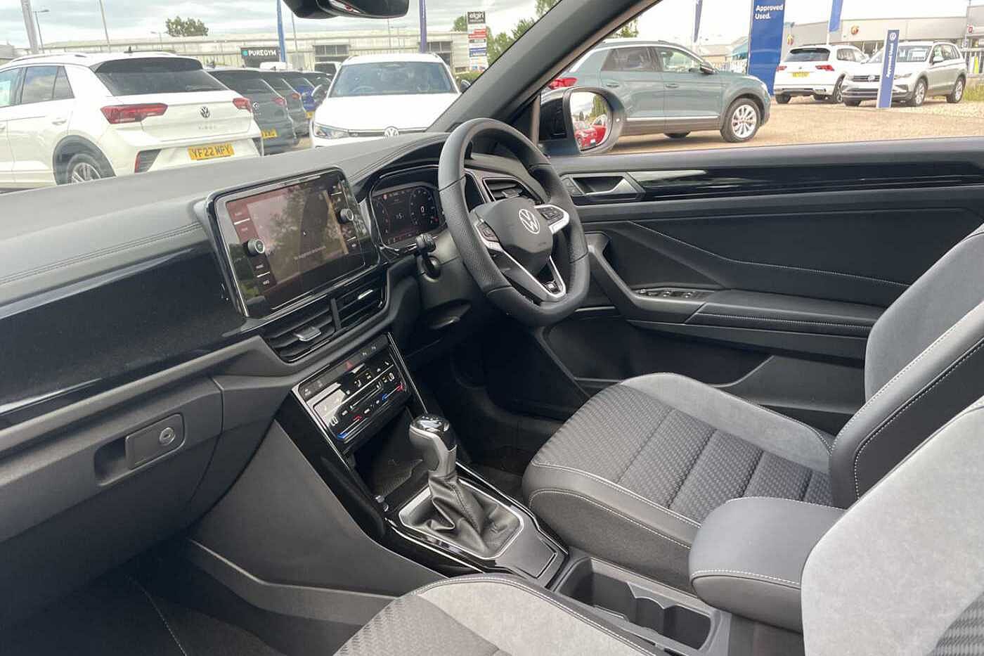 Used Volkswagen T-Roc 2025 for sale - 76678576: Photo 2