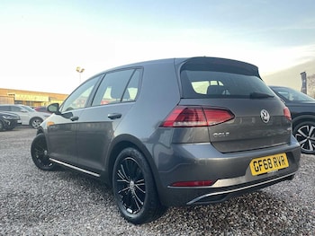 Used Volkswagen Golf 2018 for sale - 77294837: Photo