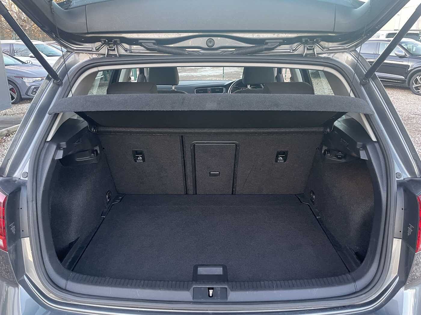 Used Volkswagen Golf 2018 for sale - 77294837: Photo 9