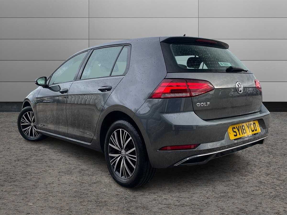 Used Volkswagen Golf 2018 for sale - 77812709: Photo 3