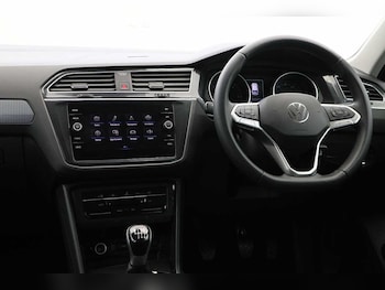 Used Volkswagen Tiguan 2023 for sale - 77112767: Photo