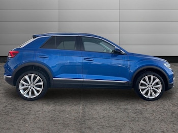 Used Volkswagen T-Roc 2019 for sale - 78247421: Photo