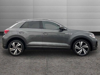 Used Volkswagen T-Roc 2023 for sale - 77842646: Photo