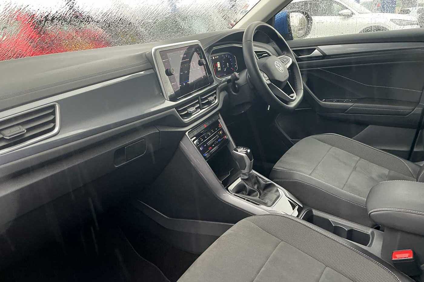 Used Volkswagen T-Roc 2022 for sale - 76673914: Photo 2