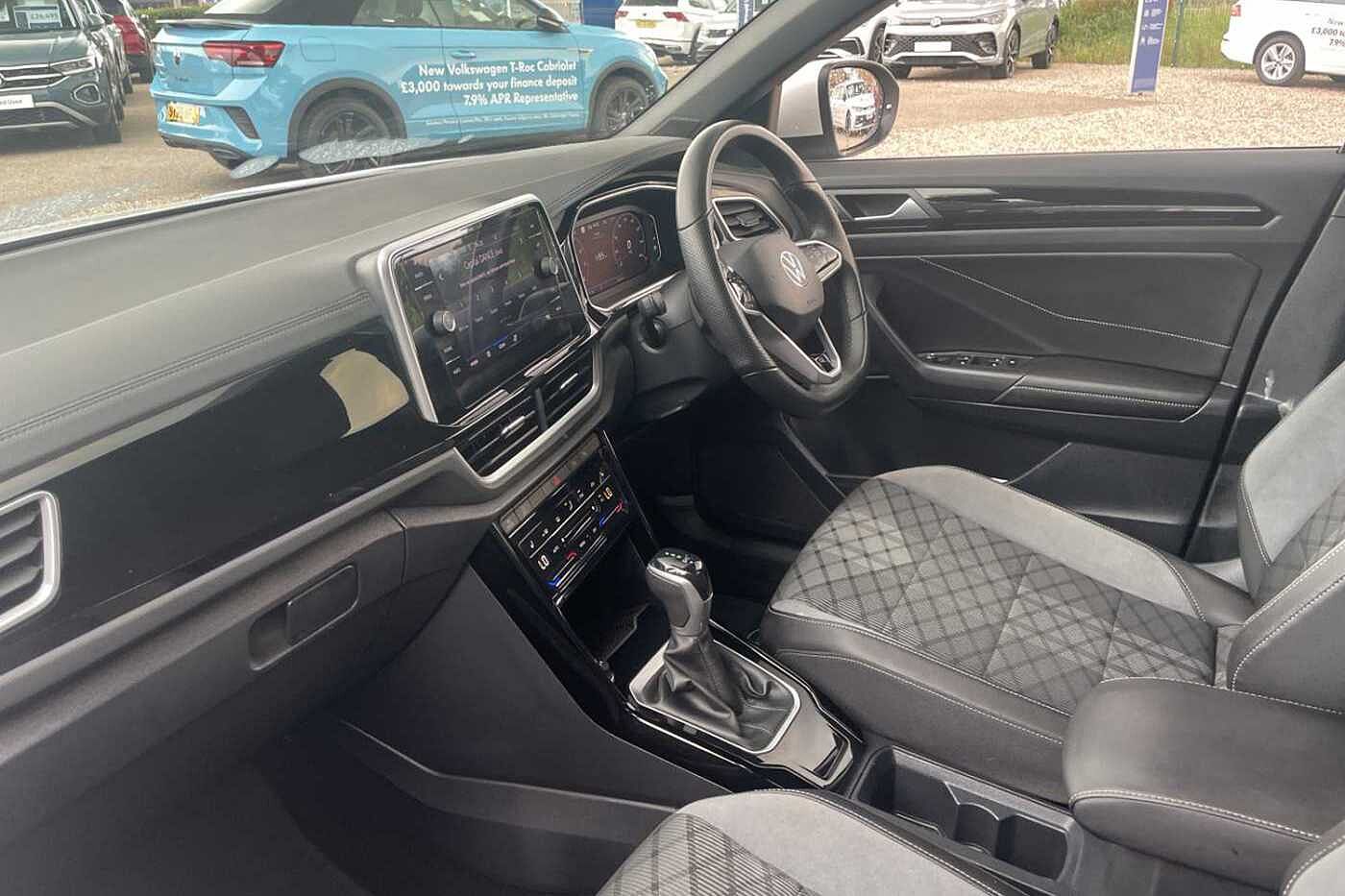 Used Volkswagen T-Roc 2022 for sale - 76674508: Photo 2