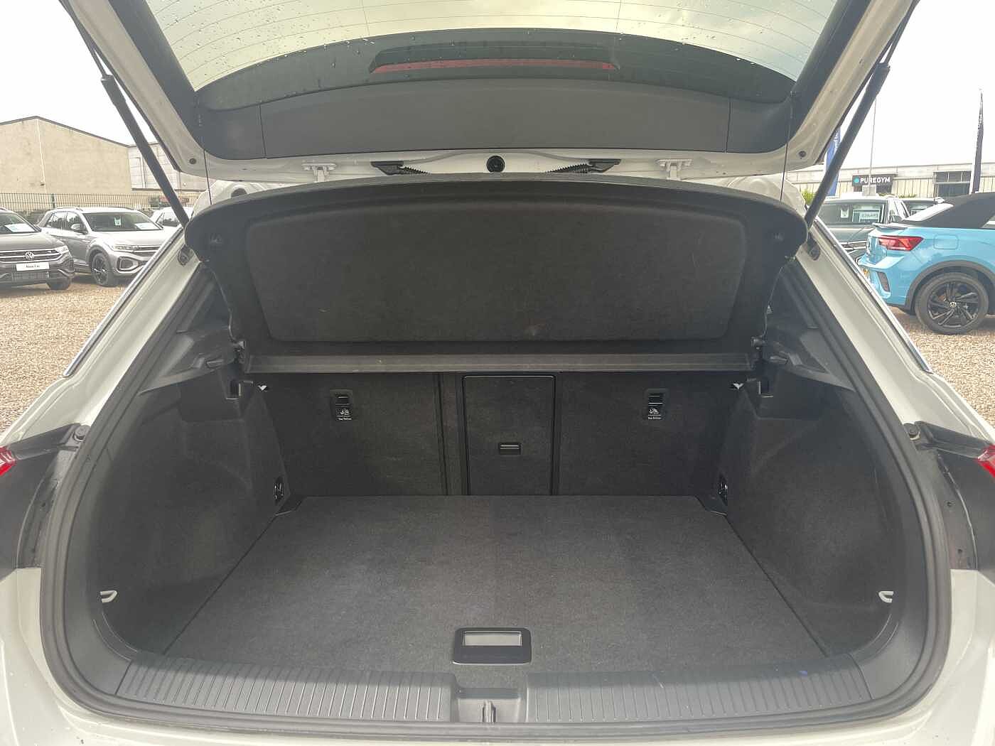 Used Volkswagen T-Roc 2022 for sale - 76674508: Photo 9