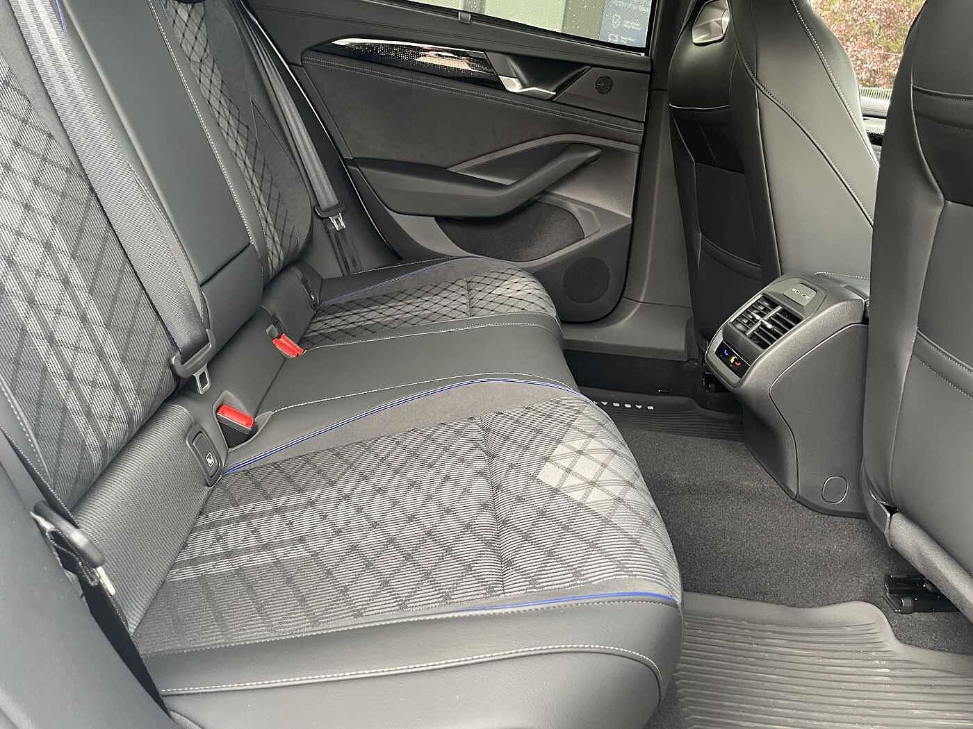 Used Volkswagen Passat 2025 for sale - 76678743: Photo 10