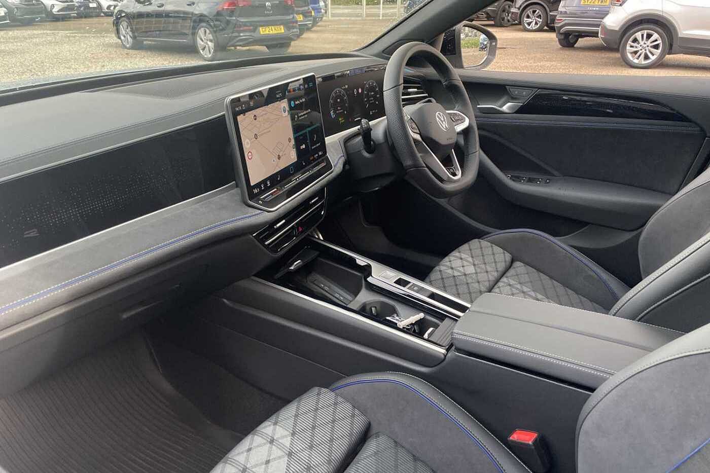 Used Volkswagen Passat 2025 for sale - 76678743: Photo 2