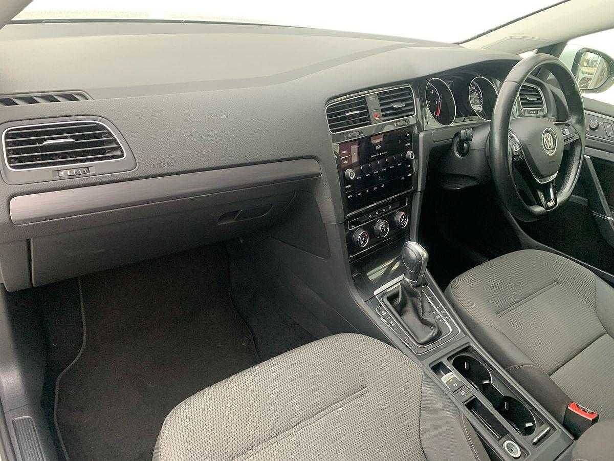 Used Volkswagen Golf 2017 for sale - 77945177: Photo 2