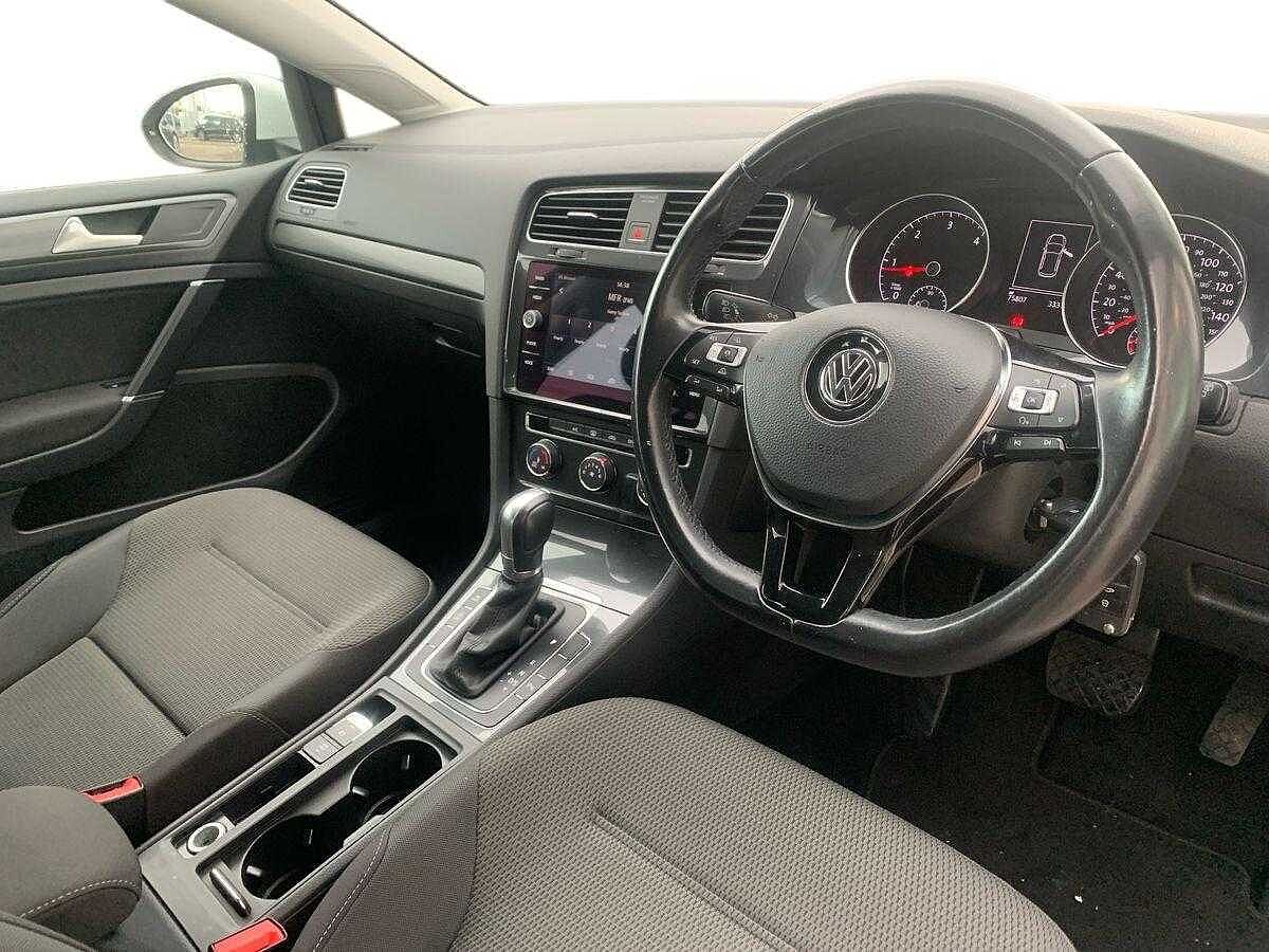 Used Volkswagen Golf 2017 for sale - 77945177: Photo 6