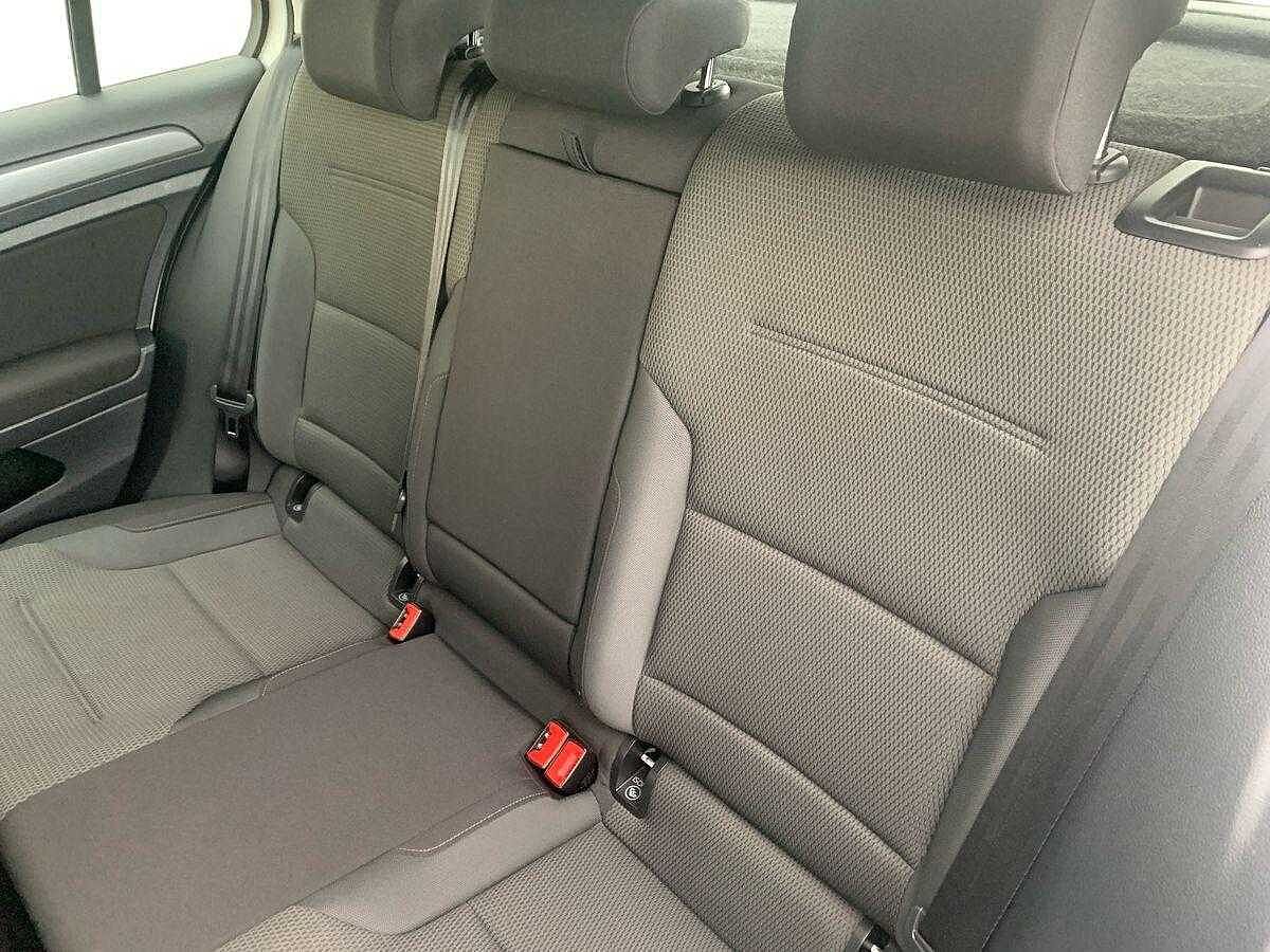 Used Volkswagen Golf 2017 for sale - 77945177: Photo 9