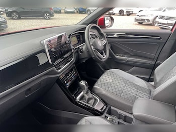 Used Volkswagen T-Roc 2022 for sale - 77640301: Photo