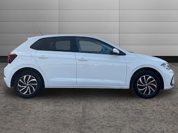 Used Volkswagen Polo 2023 for sale - 77945195: Photo