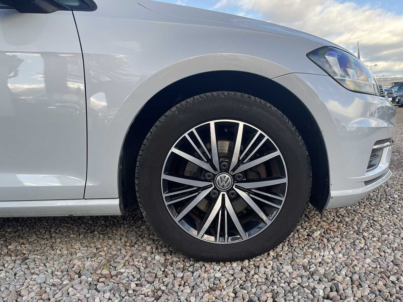 Used Volkswagen Golf 2017 for sale - 76436456: Photo 5