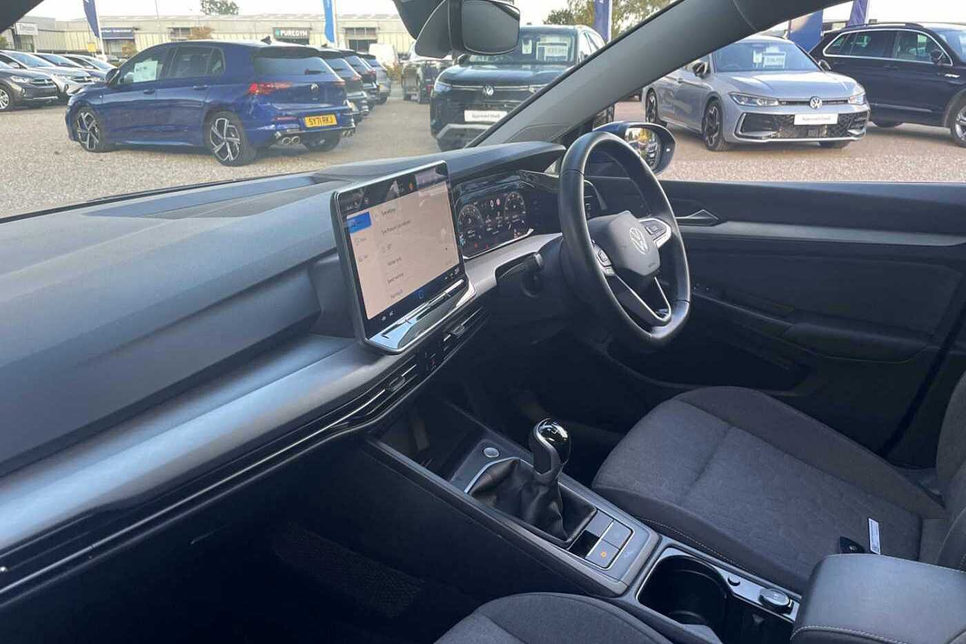 Used Volkswagen Golf 2024 for sale - 76677168: Photo 2