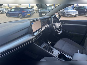 Used Volkswagen Golf 2024 for sale - 76677168: Photo