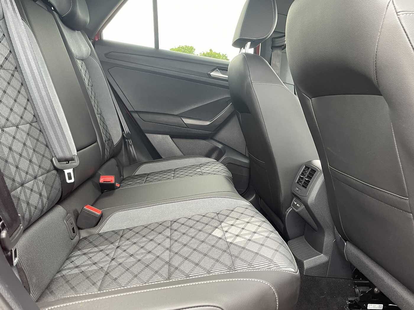 Used Volkswagen T-Roc 2022 for sale - 76675389: Photo 10