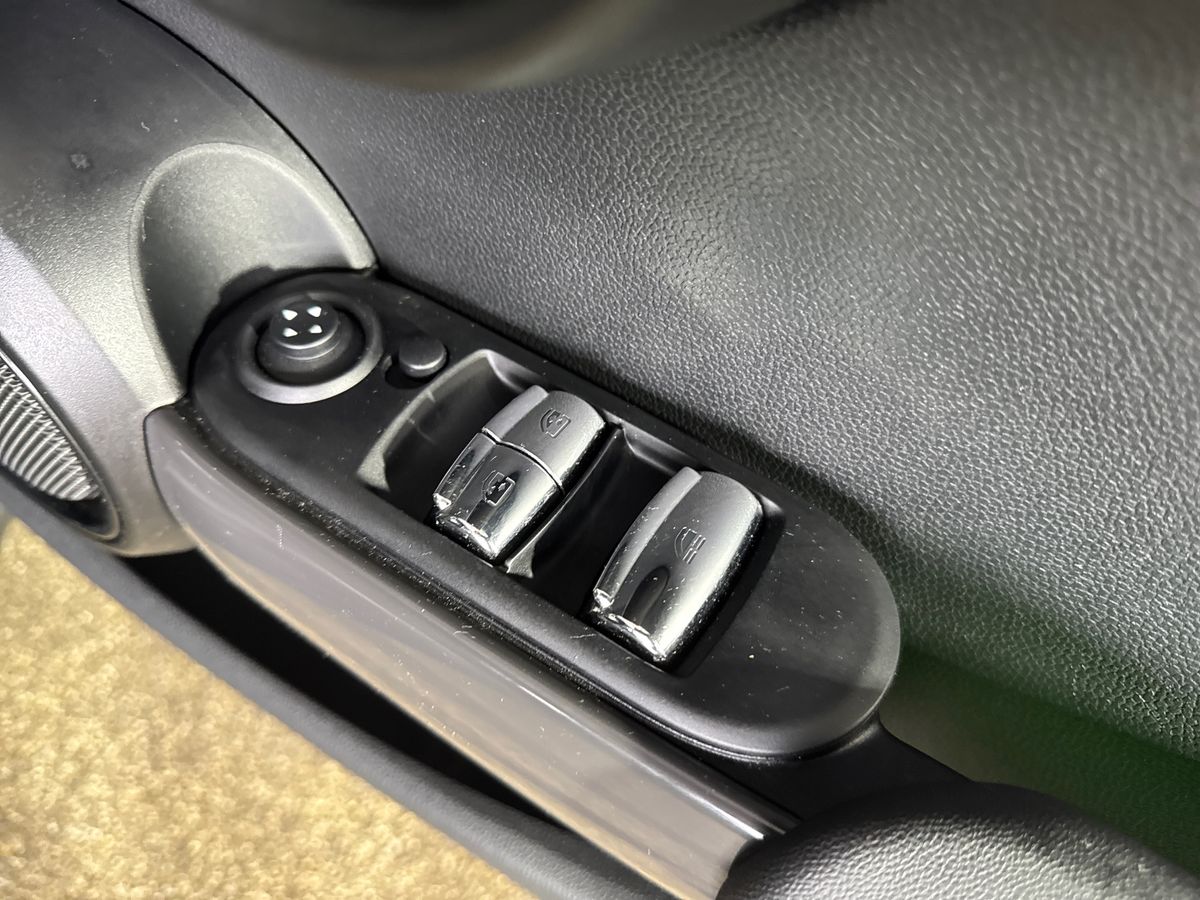 Used MINI Convertible 2020 for sale - 76168559: Photo 24