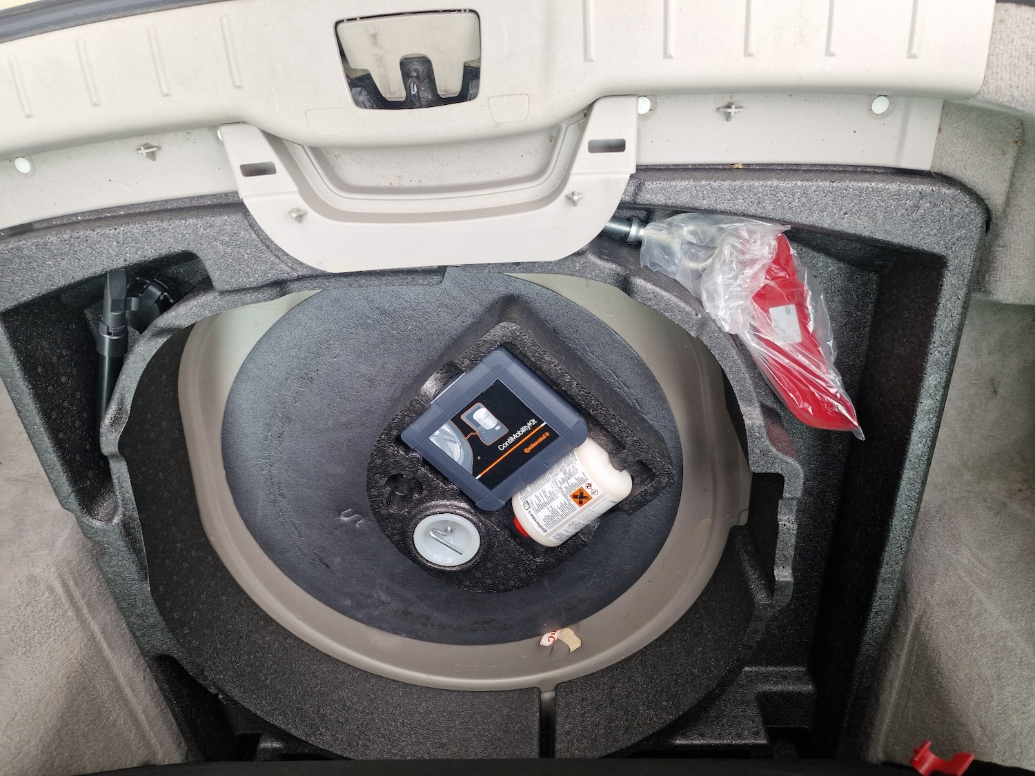 Used Volvo V50 2008 for sale - 76436372: Photo 10