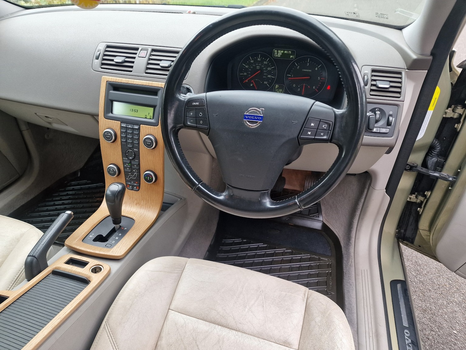 Used Volvo V50 2008 for sale - 76436372: Photo 32