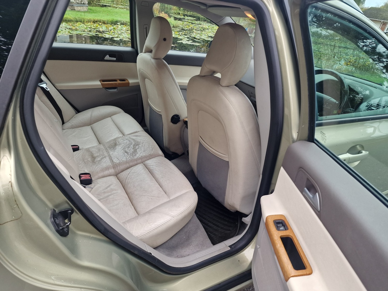 Used Volvo V50 2008 for sale - 76436372: Photo 8