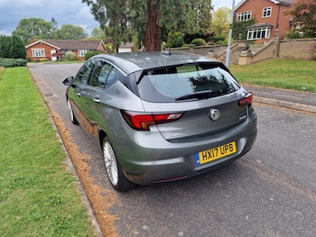 Used Vauxhall Astra 2017 for sale - 76098769: Photo
