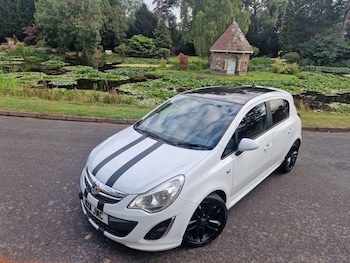 2011 - 1.2 i 16v Black White 5-Door
