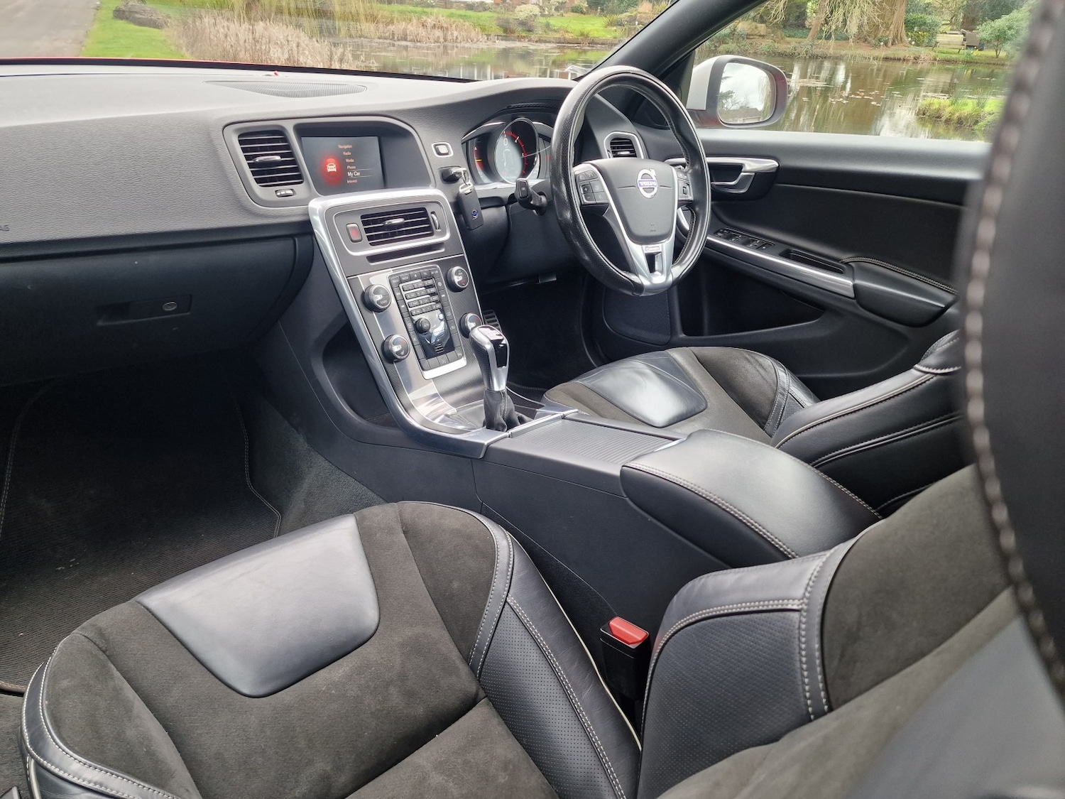 Used Volvo V60 2018 for sale - 77742887: Photo 27