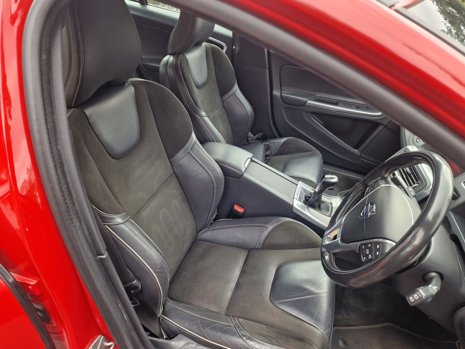 Used Volvo V60 2018 for sale - 77742887: Photo 43