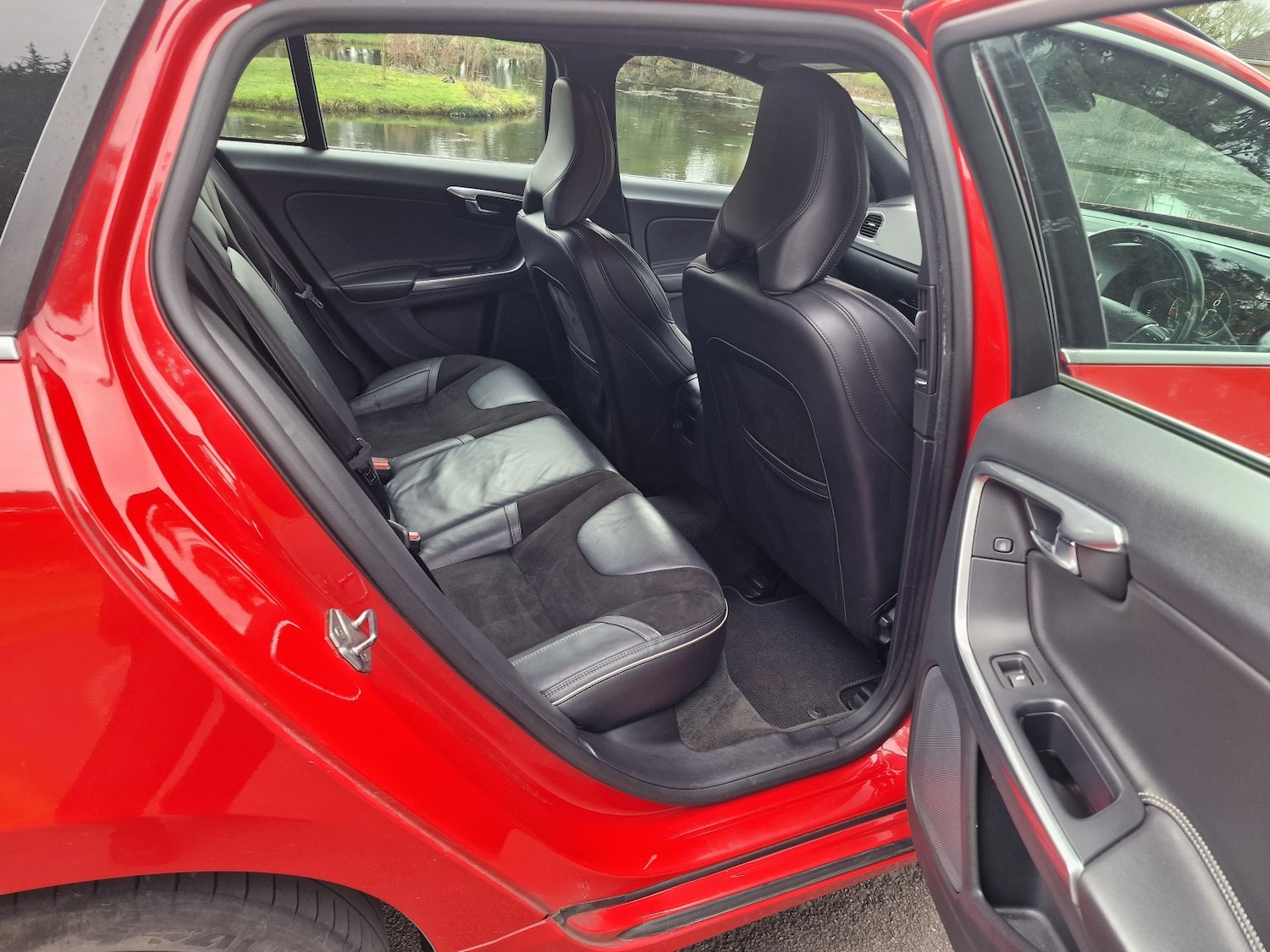 Used Volvo V60 2018 for sale - 77742887: Photo 44