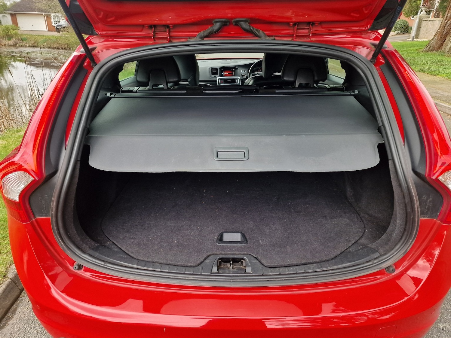 Used Volvo V60 2018 for sale - 77742887: Photo 45