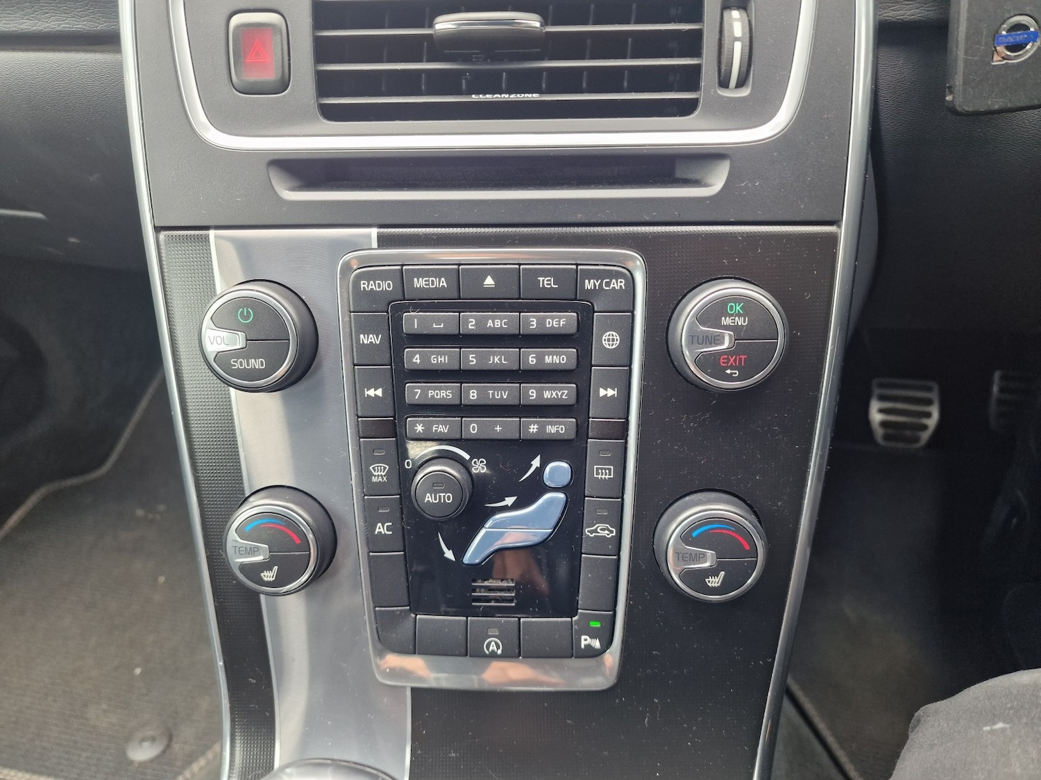 Used Volvo V60 2018 for sale - 77742887: Photo 47