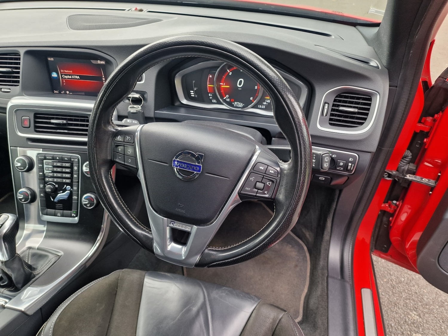 Used Volvo V60 2018 for sale - 77742887: Photo 6